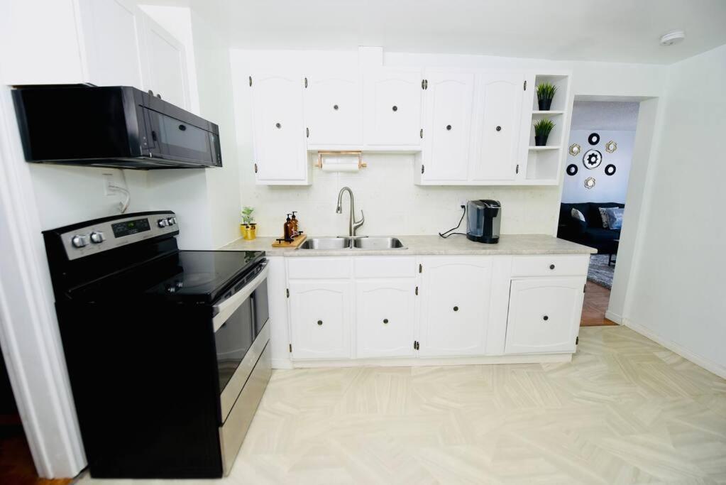 Prime Location Duo Nest & Rest Apartment Kingston Bagian luar foto