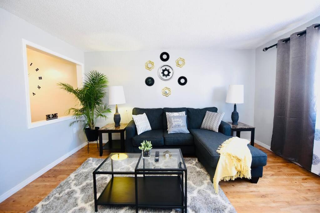 Prime Location Duo Nest & Rest Apartment Kingston Bagian luar foto